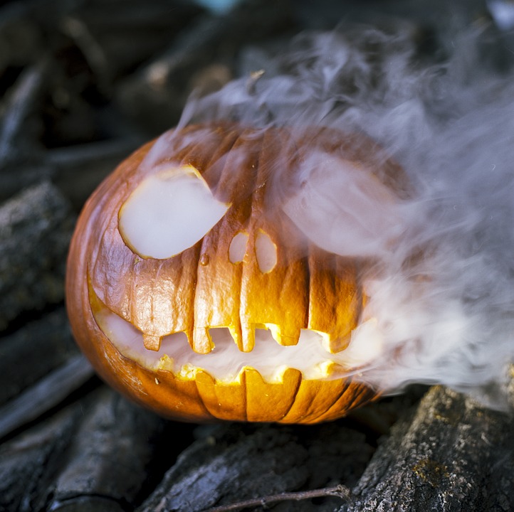 Cool Pumpkin Carving Ideas- Smoke